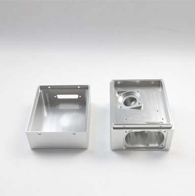 Hardheid CNC die Aluminium/Roestvrij staal de Deklaag van het Zandstralenpoeder machinaal bewerken