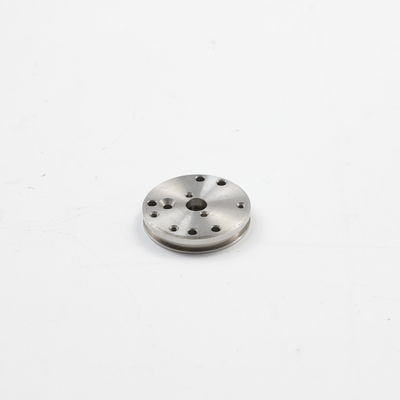 Hardheid CNC die Aluminium/Roestvrij staal de Deklaag van het Zandstralenpoeder machinaal bewerken